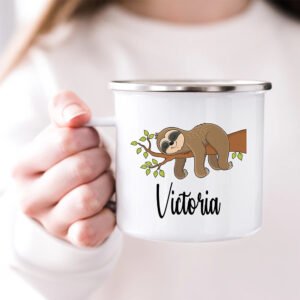 Mug Kids Slooth held in a girls hand - perfect size